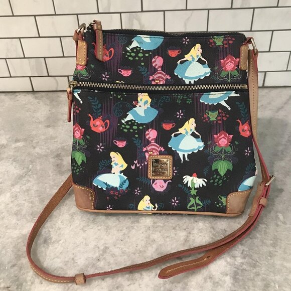 Disney Dooney & Bourke Crossbody Alice in Wonderland 65th Anniversary Teatime - Picture 1 of 15